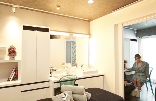 【四ツ橋】≪土日休みOK≫≪実働8時間≫≪社会保険完備≫最新のLED脱毛機器を導入したトータルエステサロン！働きやすさ抜群で無理なくお仕事できます！未経験の方も安心の研修体制がオススメ！「I me.（アイミー）」からアイリストの求人☆☆