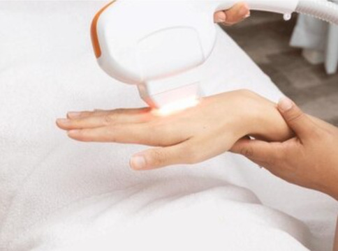 【恵比寿】≪ノルマなし！・客層20代メイン・営業時間内研修≫完全個室で施術できる！日本でも珍しい最新マシンの取り扱いで大人気！「salon vary 広尾（サロンヴェアリーヒロオ）」からエステティシャンの求人☆☆