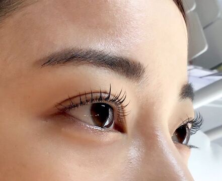 【豊中駅】≪社会保険完備≫≪月8,9日休み≫≪平均18時半退勤OK≫正社員の方でも土日祝休みの相談OK！ママさんが活躍できる環境充実！駅チカサロン「AquaMarine（アクアマリン）」からアイリスト（アイデザイナー・まつげエクステ）の求人★☆