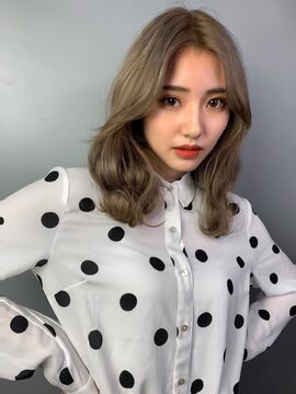 【上津バイパス】≪土日祝の希望休OK・完全週休2日制・社会保険完備・営業中のレッスンOK≫お休みや福利厚生面が充実！営業中のレッスンもできるので時間を有効活用できます！トレンドを取り入れたスタイルやデザインカラーが人気のヘアサロン「LOVERIA KAMITSU（ラヴリアカミツ）」からアシスタント（美容師）の求人☆★