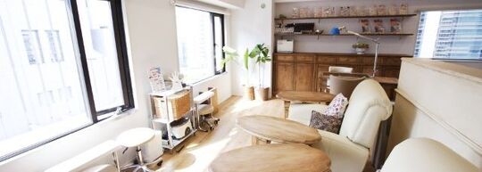 【梅田】社会保険完備☆整った福利厚生！技術力の高いスタッフさんの中で技術を磨きながらオンリーワンのサロンを作り上げていきませんか ♪”NachuNail（ナチュネイル）”からネイリスト（ネイル）の求人♪