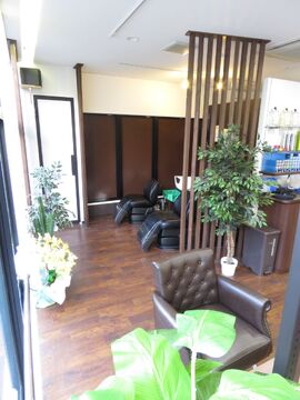 【通町筋】≪最短1年でスタイリストデビュー≫≪営業中レッスンOK≫あなたのペースに合わせて無理なくレッスンを進めていきましょう！オーナーさんから直接技術を学べるヘアサロン「Rook HAIR AND BEAUTY SALON（ルークヘアーアンドビューティーサロン）」からアシスタント（美容師）の求人★☆