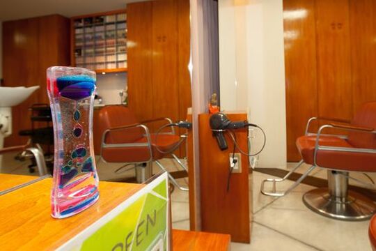 【上桂】≪社会保険完備≫≪完全週休2日制≫≪20時で退勤可能≫地域の方に人気のオシャレなサロン！働きやすい環境で、プライベートも充実できますよ「hair snip（ヘアースニップ）」からスタイリスト（美容師）の求人☆★☆