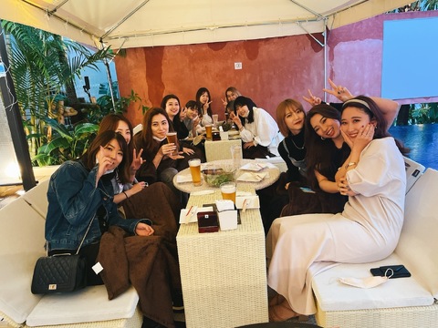 【阪急高槻市駅】≪社会保険完備≫≪平日は19時台、土日は18時台退勤OK・年間休日120日≫≪新卒生は2年以内、中途アシスタントは1年以内デビューOK≫≪まつエクも学べるトータルビューティーサロン≫メリハリをつけて仕事もプライベートも充実！スタッフさんの定着率もgood！「nol hair&spa（ノルヘアーアンドスパ）」からアシスタント（美容師）の求人☆☆