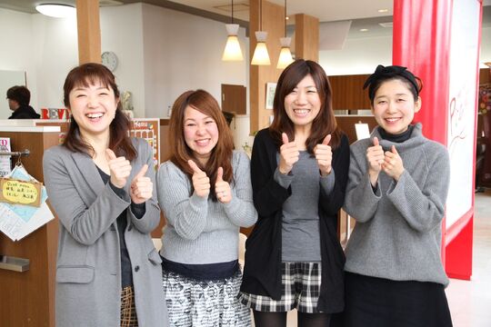 【八女】≪社会保険完備≫≪完全週休2日制≫スタイリストデビューは平均1年半！充実した福利厚生アリ！！長くお仕事出来る環境のヘアサロン「Presto 八女店（プレストヤメテン）」からアシスタント（美容師）の求人☆★☆