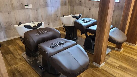 【茨木市駅】≪女性活躍サロン≫≪業務委託or正社員orパート・アルバイトから選べる雇用形態≫≪自由な働き方＆ライフプランに応じた勤務が可能≫女性スタイリストが多く主婦さんも相談OK！まだキャリアの浅い方も相談OK！集客バツグン＆お客様一人ひとりを大切にできる「hair ROSSO（へアーロッソ）」からスタイリスト（美容師）の求人☆★