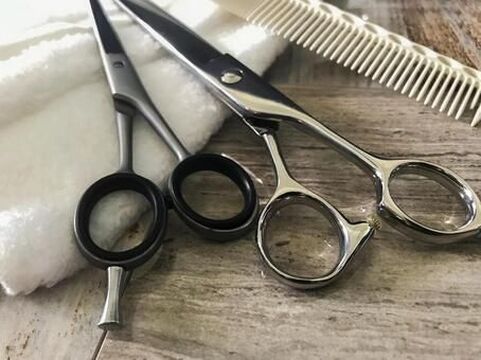 【布施】≪月給25万円≫≪50代の美容師さん大歓迎≫≪社会保険完備≫≪平均19時台に退勤可能≫お客さんのメインターゲットは40〜50代のミセス世代！ノルマもなくのびのび働けるサロン◎希望者はアップスタイルも学べる環境！パートさんはシャンプーとカラーができれば歓迎！「sakkou（サッコウ）」からスタイリスト（美容師）の求人☆☆