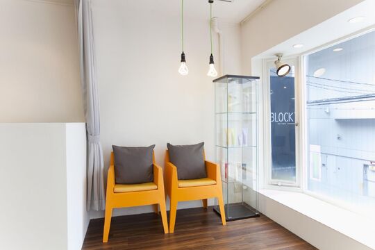 【三宮】≪営業中レッスンOK≫≪完全週休2日制≫≪社会保険完備≫残業は一切なく、曜日次第では18時帰宅も可能！土日祝の取得も可能のためプライベートも充実のサロン「BLOCK（ブロック）」からアシスタント（美容師）の求人☆★