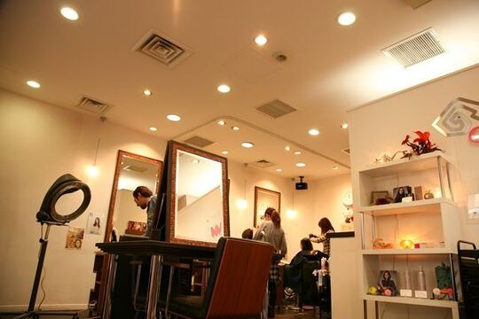 【芦屋】最短2年でスタイリストデビュー可能！近隣の幅広い層のお客様から支持されている、地域密着型のサロン「HAIR STUDIO CREAM（ヘアースタジオクリーム）」からアシスタント（美容師）の求人★☆