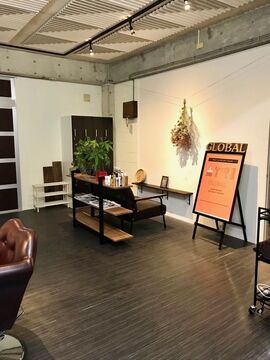 【石垣島】★オンライン面接OK★≪インボイス制度は会社負担・最低保障給あり・自由出勤制・20時までに退勤可能≫たくさんの魅力がある石垣島！移住をお考えの方もサポートあり！！入客チャンスが多数あるため、初めての業務委託でも安心！幅広い世代の方を笑顔にするヘアサロン「GLOBAL 石垣島店（グローバルイシガキジマテン）」からスタイリスト（美容師）の求人★☆★