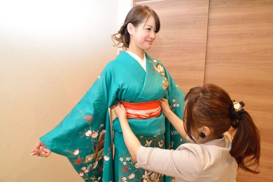 【外環八尾】≪月給23万円〜≫≪月8日休み≫≪土日休みOK≫≪完全マンツーマン施術≫完全個室のプライベートサロン！女性が働きやすい環境が整っています！プライベートも充実させながら楽しく仕事ができますよ◎不要なミーティングや研修は一切なし！「private salon cocochi（プライベートサロンココチ）」からスタイリスト（美容師)の求人☆☆