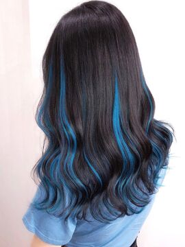 【渋谷】◆完全週休2日制・有給休暇あり・社会保険完備◆CM撮影・雑誌撮影やイベントでのヘアメイクもこなすトレンドサロン！美容業界の最先端で働けますよ！「freera 渋谷店（フリーラシブヤテン）」からアシスタント（美容師）の求人☆★