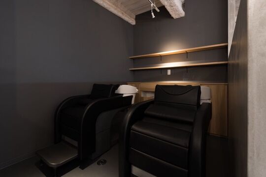 【上北沢】≪定着率91％≫≪社会保険完備の日祝定休≫≪企業型iDeCoへ加入できる！≫有給休暇有りの休暇制度でプライベートも充実！女性が永く美容師を続けていけるサロン「elm by emt（エルムバイエント）」からスタイリスト（美容師）の求人☆☆