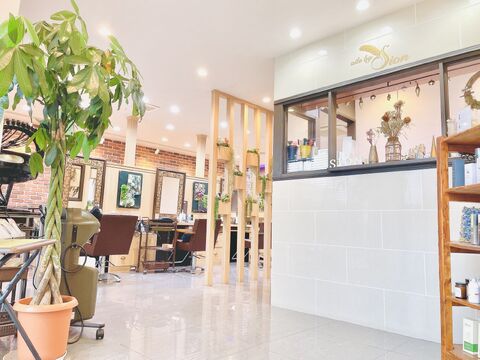 【つくば駅】≪最高月収80万円≫≪土日祝休みOK≫≪完全週休2日制≫≪16時までの勤務OK≫かなりの高待遇な環境で働くことができます！バリバリ働きたい方も、自分のペースで働きたい方にもオススメです！「aile by sion（エルバイシオン）」からスタイリスト（美容師）の求人☆★