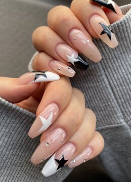 【高槻駅】≪フィルイン導入店≫≪18時迄の早番固定OK≫≪希望休月4日OK≫≪土日休み月2日迄OK≫働き方の選択ができる環境です「Nail salon NOR（ネイルサロンノア）」からネイリスト（ネイル）の求人★★