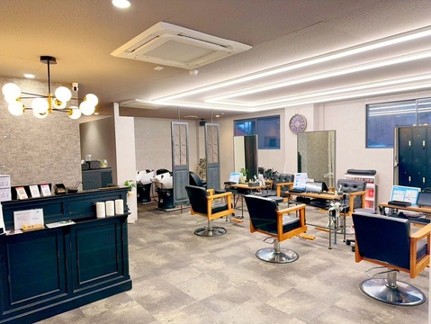 【岩塚】最新の薬剤や機材でトレンドを発信！某有名システムトリートメントを使用しており、単価UPも狙いやすい環境です！あなたの希望に合わせて勤務ができ、キャリアアップも叶うサロンです！「Lana hair salon IWATSUKA（ラナヘアーサロンイワツカ）」からスタイリスト（美容師）の求人★☆