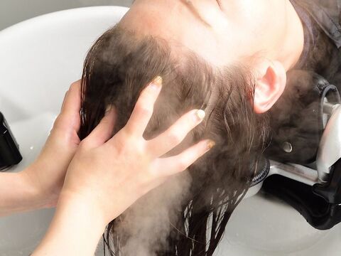 【住道】≪月8日休み＆営業内レッスンもOK≫女性が働きやすい環境を作っています！スパやケアを得意とするサロン「Hair&Spa chouetto.（ヘアーアンドスパシュエット）」からアシスタント（美容師）の求人☆☆