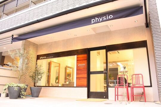 【烏丸】≪月8日休み＆土日休みOK＆連休OK≫≪平均退社時間19時≫≪社会保険完備≫プライベートを大事にしながら、長く仕事を続けられる環境があります！離職率も低く、スタッフの仲が良いのも魅力的「physio SAKAIMACHI（フィジオサカイマチ）」からスタイリスト（美容師）の求人☆★