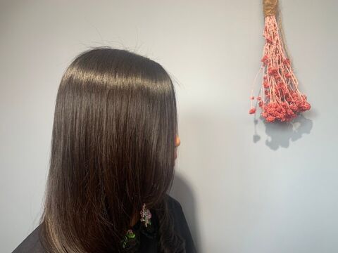 【JR箱崎駅】≪平均退勤時間18:00頃・社保完備・有休あり≫完全予約制でお客様と向き合える環境です。退勤時間も早くお身体の負担も少なめ！！高単価で高い収入も狙えます！！圧倒的なリピート率を誇る人気の艶髪専門店「L’oiseau bleu（ロアゾブルー）」からスタイリスト（美容師）の求人☆★☆