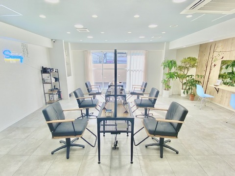 【南方】≪ブリーチワークやデザインカラーのスキルアップがしたい方大歓迎≫≪月8日休み≫≪土日祝休み相談OK≫技術に不安がある方も教育環境があるため安心して働いていけます！カラー材やトリートメントなどの種類も多く単価アップもしやすい環境！休日数も多くプライベートも充実させながら働けるサロン！「sunny.（サニー）」からスタイリスト（美容師）の求人☆★