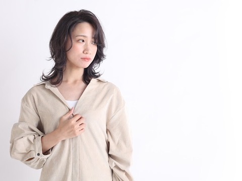 【川西町】≪社会保険完備・18時30分迄に退勤可能・有給休暇あり≫子育て中のママさんに理解のある環境！！地域密着型で幅広い世代のお客様から大人気のヘアサロン「ART HAIR（アートヘアー）」からアシスタント（美容師）の求人☆★