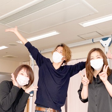 【北摂・東大阪・八尾】≪訪問理美容≫≪16時には業務終了≫≪土日休みOK≫≪時短勤務や週休3日も相談可能≫訪問先への直行直帰や最寄駅からのピックアップも可能ですので運転免許、自家用車をお持ちでない方でもOK！「株式会社Kanon（カブシキガイシャカノン）」からスタイリスト（美容師・理容師）の求人☆★