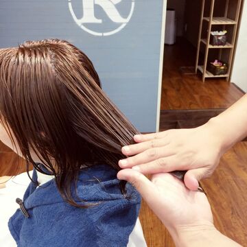 【曽根】≪地域密着型≫≪楽しく働ける≫≪頑張った分稼げる≫≪営業中レッスンOK≫地域の方に人気の美髪サロン！アットホームサロンで楽しく働いていけますよ♪売上がアップすると同時に還元率もどんどんアップ！R hair（アールヘアー）からアシスタント（美容師）の求人☆★☆