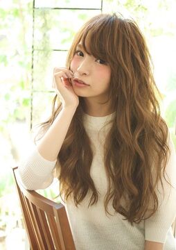 【JR春日駅】≪社会保険完備・平均退勤時間19:30・小規模少人数≫お客様だけでなく、スタッフさん同士も感謝し合える・・・そんな気持ちがある方を大募集！！予約お断り中の為入客チャンスもあるヘアサロン「moku hair salon（モクヘアーサロン）」からスタイリスト（美容師）の求人☆★☆