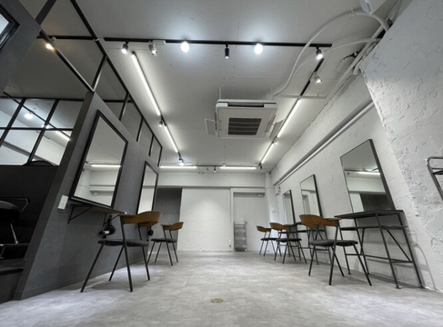 【天満】≪社会保険完備≫≪月8～10日休み≫≪土日休みもOK≫デザインカラー比率が高いサロン！稼いでいきたい方にもおすすめの求人！休日数も充実しているので、プライベートも充実させたい方にオススメ！「esu（エス）」からスタイリスト（美容師）の求人☆★☆