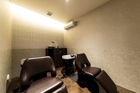 【守恒】≪Aujua取り扱い・カラーやデザインテクニックを取得可能・社会保険完備・休日数の選択OK≫20〜30代のお客様が多数ご来店！歩合給もつきやすく高月給が目指せるトータルビューティーサロン「the loves laughs hair by Smart Salon 守恒店（ザラブズラフズヘアーバイスマートサロンモリツネテン）」からスタイリスト（美容師）の求人★☆