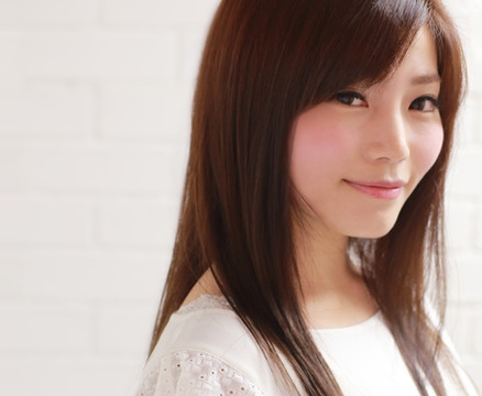 【河内長野駅】≪社会保険完備≫≪未経験・通信生・新卒生OK≫白を基調としたゆったり落ち着ける空間♪パート・アルバイトも同時募集中！「C-HOUSE（シーハウス）」からアシスタント（美容師）の求人☆☆