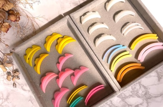 【思案橋】≪未経験OK・完全週休2日制・経験者月給23万円・社会保険完備・レッスンは営業内・施術時間はしっかり・モデル集めのサポートあり≫駅チカでアクセス抜群！！メニューが豊富で幅広くお客様の希望にお応えするアイラッシュサロン「One.eyelash salon（ワンドットアイラッシュサロン）」からアイリスト（まつ毛エクステ・まつげパーマ・アイブロウ）の求人☆☆