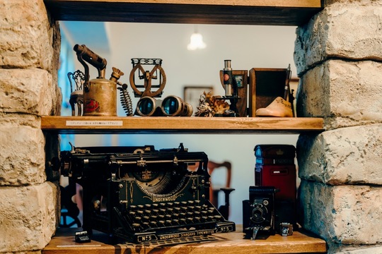 【地下鉄平野駅】≪月給23万円≫≪完全週休2日制&有給休暇完全消化≫≪住宅手当あり≫≪ 最短2年でデビュー≫≪ 社会保険完備≫安心して長く勤務出来る環境！！イギリスのコッツウォルズをモチーフに上質な癒しの空間でリラックスできるワンランク上の人気ヘアサロンです！「RIVER-NO 平野店（リバーノヒラノテン）」からアシスタント（美容師）の求人☆★