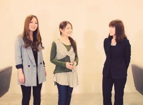 【千里中央】≪完全週休2日≫≪18時には退勤≫≪社会保険完備≫個性を伸ばす、頑張りを評価する。人を大切にする風土で働きやすくやり甲斐もバッチリ！中途入社の方も安心して働けるサロン「GALLERIA CINQ（ギャラリアサンク）」からスタイリスト（美容師）の求人☆☆