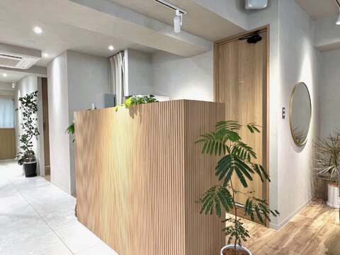 【薬院駅】≪最低保証給あり・勤務時間や日数の相談OK・平均単価1万円・基本マンツーマン接客≫大人女性を中心に多数のお客様がご来店！お客様へ提案しやすいメニューを取り揃えています！自分の時間を大切にしながら働くことができるトータルビューティーサロン「Nika beaute（ニカボーテ）」からスタイリスト（美容師）の求人☆★