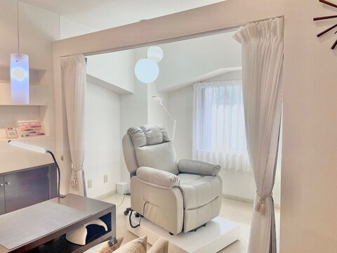 【銀座】≪土日休み取得OK・実働8時間・髪色ネイル自由≫高い技術力で、お客様との信頼関係を築く！素敵なネイリストになりたい方必見！「NAIL＆EYELASH arch（ネイルアンドアイラッシュアーチ）」からネイリスト（ネイル）の求人☆☆