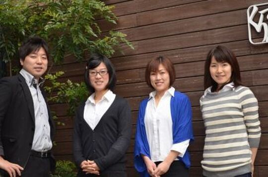 【椥辻】≪山科東野店3店舗同時募集≫≪9:30～16:00までの営業≫≪ママさん美容師多数活躍中のサロン≫≪ブランクのある方も歓迎≫≪1日4時間、週1日～もOK≫退社時間も早いので、働く主婦さんにも嬉しい環境ですよ！一緒にサロンを盛り上げていきましょう！パートさんばかりが活躍するサロン！「癒空間 くりすぷ（イクウカン クリスプ）」スタイリスト（美容師）の求人☆☆