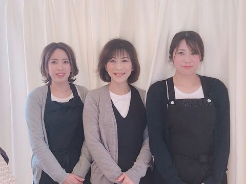 【舞子】≪完全週休2日制≫≪社会保険完備≫≪18時半までには退勤可能≫≪毎週日・月曜定休日≫たくさんのお客様に愛されて、リピート率80％！トータルビューティーサロンでネイリストとして活躍してみませんか 「FLEUR（フルーレ）」からネイリスト（ネイル）の求人☆★