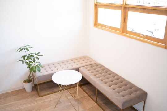 【枚方市駅】≪実働8時間≫≪日曜休み月2回までOK≫≪高単価≫≪社員割引あり≫余裕を持ったサロンワークが叶う！回転率や入客数ではなく、技術の高さや質、丁寧さを大切にする「eto（エト）」からアイリスト（まつげエクステ）の求人★☆★