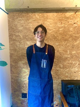 【福大前駅】≪高月給スタート・駐車場完備・働き方の選択可能・入客チャンスあり・20時迄の退勤OK・20代が多い≫正社員もOKなので安定してお仕事したい方にもオススメ！！歩合の還元率は高めに設定しているので高収入を狙えます！安心してお仕事できるフェードカットが大人気の「BABE（ベイブ）」からアシスタント（理容師）の求人☆★