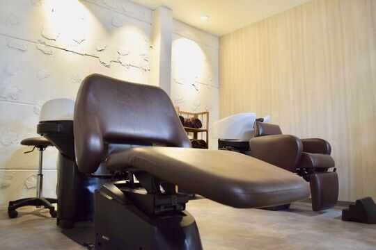 【近鉄奈良】≪完全週休二日制≫≪売上に応じて給料UP≫≪20時退勤も可能≫豊富な休日でプライベートも充実！売上以外の頑張りもしっかり評価してくれる働きやすいサロン「Nico（ニコ）」からスタイリスト（美容師）の求人☆★