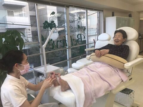 【昭和町】≪未経験大歓迎★≫フットケアを一から学べる♪お客様の悩みも一緒に解決★常連様に愛される地域密着サロン！ドイツ式フットケアサロン Believe（ドイツシキフットケアサロンビリーブ）からフットケアリスト（フットケア）の求人☆☆