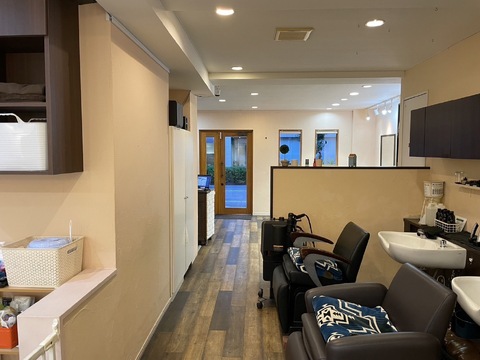 【南浦和】≪日月定休≫≪最短1年でデビュー可能≫≪高単価サロン≫圧倒的な待遇を誇る高単価サロン！確かな技術を身に付けられる環境です！「HASAMI（ハサミ）」からアシスタント（美容師）の求人☆★