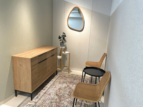 【本厚木駅】≪有給消化率100％≫≪土日休みの取得可能≫≪産休育休取得実績あり≫≪未経験・新卒生OK≫Jr.ネイリストとして段階を踏んでネイリストを目指します！各種手当も豊富に用意しているため、あなたの得意を生かして活躍できます！「BOTANAIL 本厚木駅前店（ボタネイルホンアツギエキマエテン）」からネイリスト（ネイル）の求人☆☆