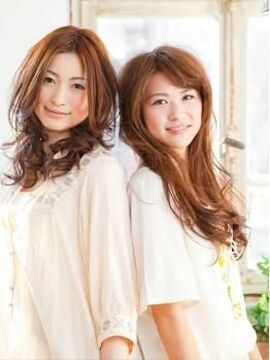 【梅田】≪社会保険完備≫≪月27万円スタート≫入客チャンス◎梅田に2店舗展開する“organic salon face 梅田店（オーガニックサロンフェイスウメダテン）”からスタイリスト（美容師）の求人☆★☆