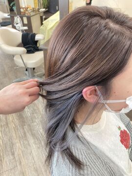 【JR堺市】≪月給21万円〜≫≪有給休暇あり≫≪社会保険あり≫接客重視！親身な対応でスタッフさんは本音で話せて、お客さんは人生相談するほど！地域に愛されるアットホームな自然体サロン「LeiR（レイール）」からアシスタント（美容師）の求人☆★☆