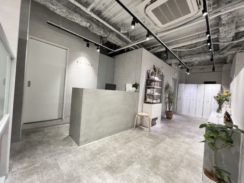 【西梅田】新店舗拡大につきスタッフ募集！≪早番遅番制あり≫≪土日祝休みの相談可能≫≪SDGsへの取り組み≫≪駅近サロン≫口コミ・高評価多数！歩合・賞与・各種手当も豊富にあるため、得意分野で活躍できます！ケアにこだわった商材・メニューが豊富のサロン「kiitos 西梅田（キートスニシウメダ）」からスタイリスト（美容師）の求人☆★☆