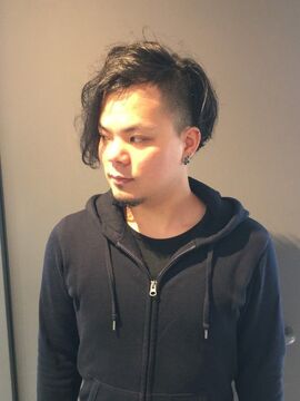 【中崎町】家でも出せないような、ノリや素を出せるお店！接客も技術も指導、将来独立できるくらいの理容師を目指せます。メンズサロンならでは、お客様とがっつり関われる「negura barber shop（ネグラバーバーショップ）」から理容師（理容室）の求人☆★