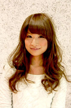 【二条】≪完全週休2日制・社会保険完備≫嬉しい待遇面で働きやすさバッチリ！アカデミーに行き、3ヶ月みっちりレッスンのみをするので、半年デビューが可能！一緒にお店を盛り上げていきましょう！！「rule 千本丸太町店（ルールセンボンマルタマチテン）」からアシスタント（美容師）の求人☆★☆