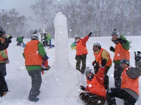 【梅田】≪有給休暇あり≫≪選べる休日数≫≪社会保険完備≫月給60万円も可能にする高単価と高歩合！お客様を大切にする接客重視のサロンです。営業時間を使ってスタイリストも勉強するので、デビュー後も成長を続けられるのも魅力です！「SARAJU 梅田店（サラジュウメダテン）」からスタイリスト（美容師）の求人☆★